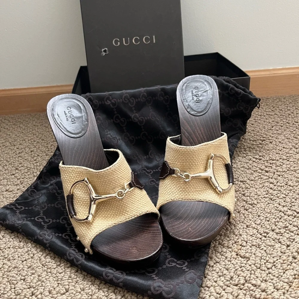 Vintage Gucci heels - Picture 4 of 11